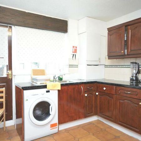 Four Bedroom Townhouse 12 Minutes Walk To Excel Exhibition Centre London Luaran gambar