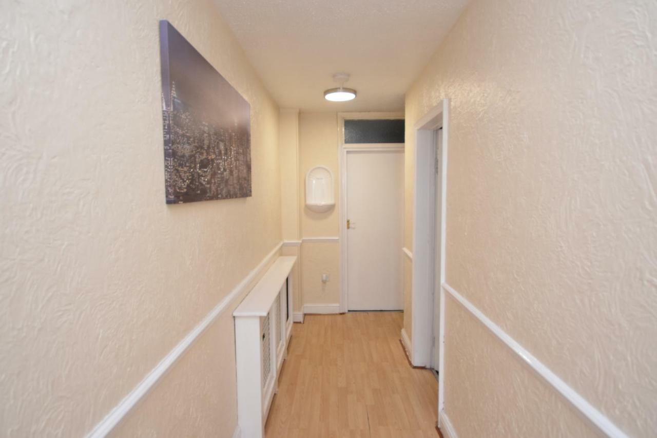 Four Bedroom Townhouse 12 Minutes Walk To Excel Exhibition Centre London Luaran gambar
