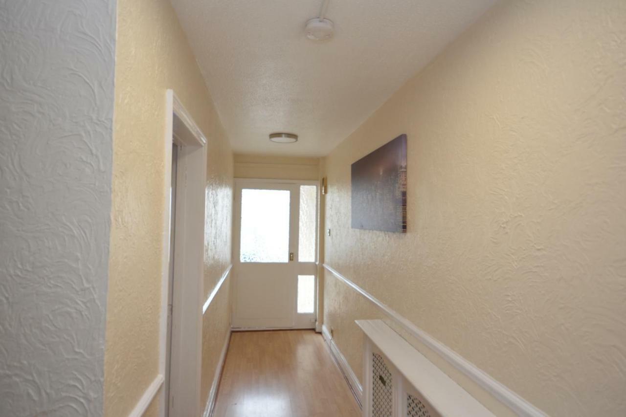 Four Bedroom Townhouse 12 Minutes Walk To Excel Exhibition Centre London Luaran gambar