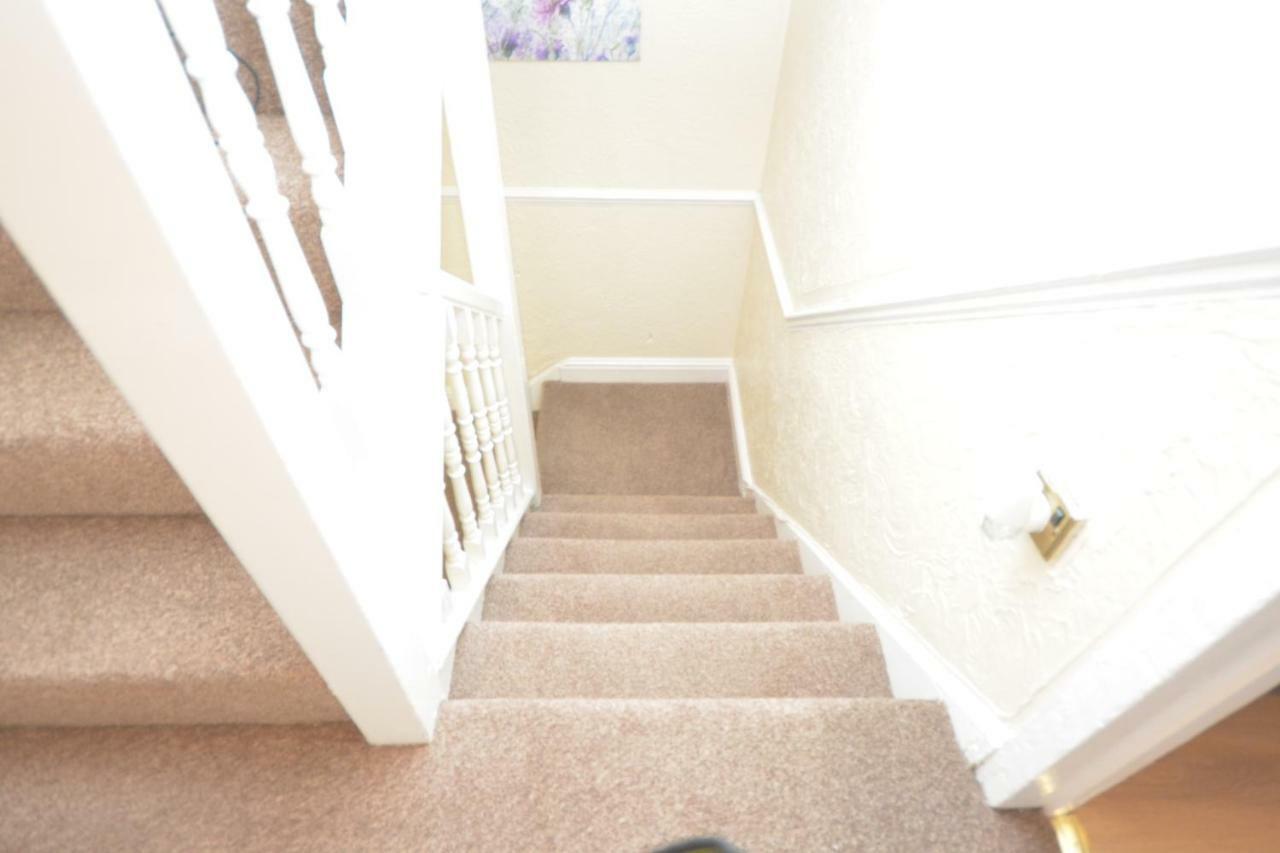 Four Bedroom Townhouse 12 Minutes Walk To Excel Exhibition Centre London Luaran gambar