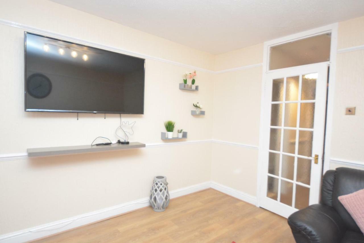 Four Bedroom Townhouse 12 Minutes Walk To Excel Exhibition Centre London Luaran gambar