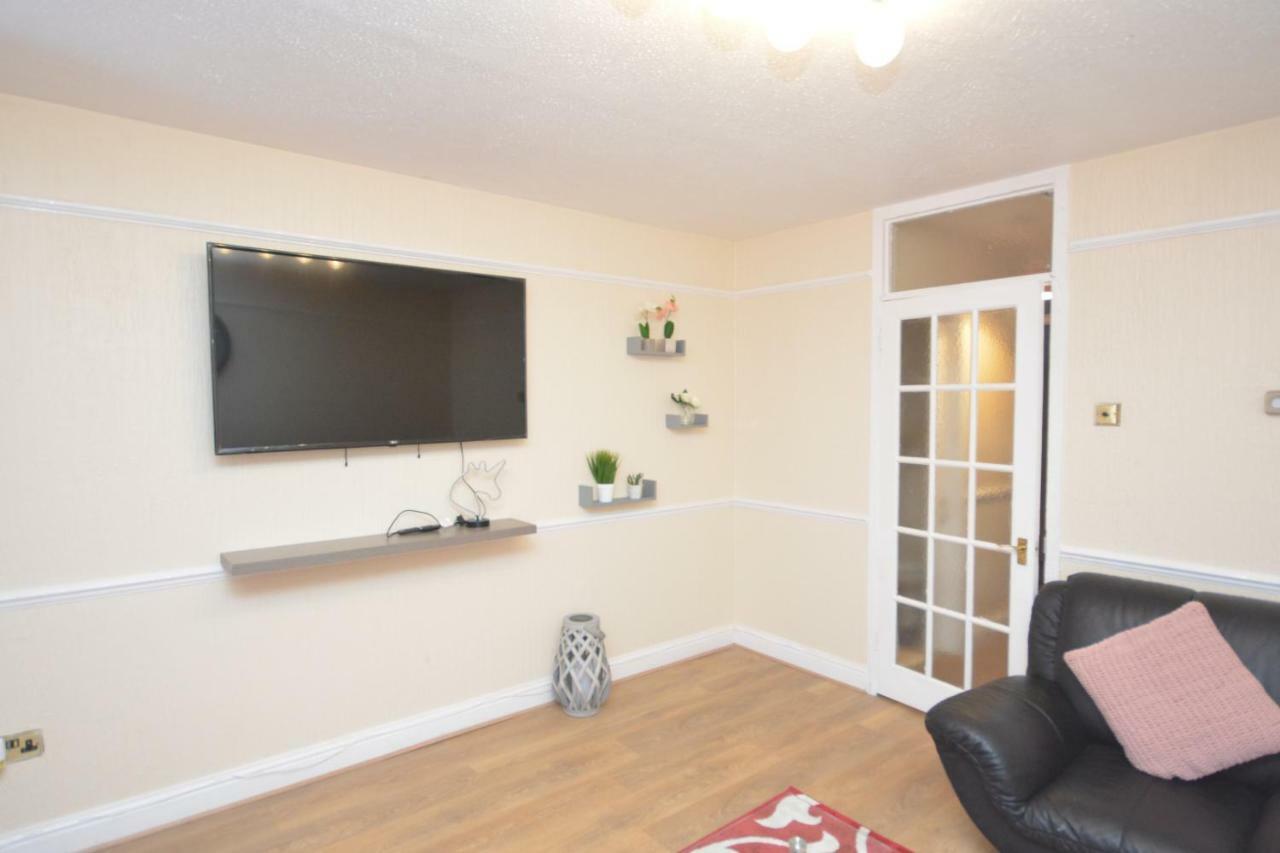Four Bedroom Townhouse 12 Minutes Walk To Excel Exhibition Centre London Luaran gambar