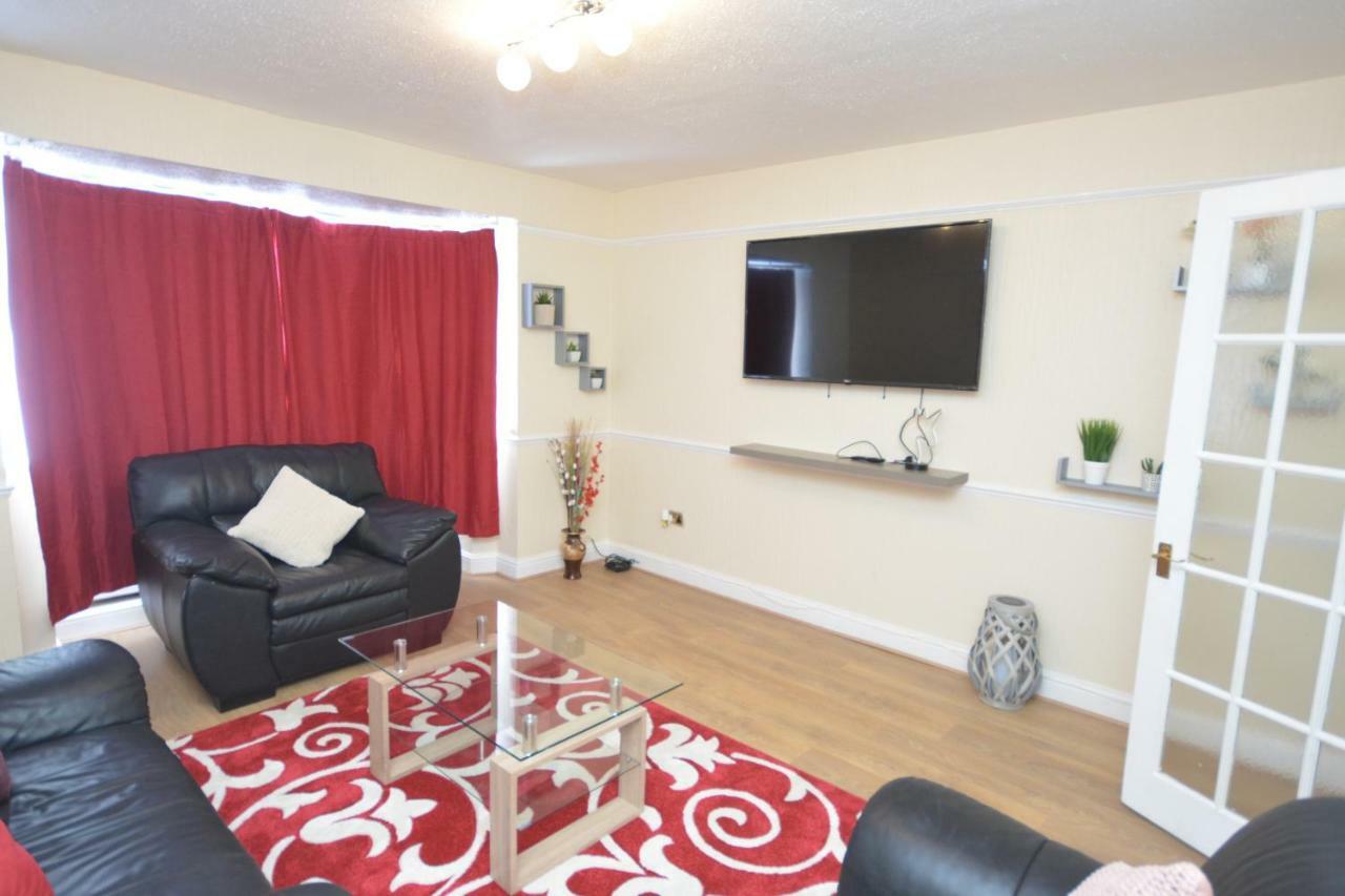 Four Bedroom Townhouse 12 Minutes Walk To Excel Exhibition Centre London Luaran gambar