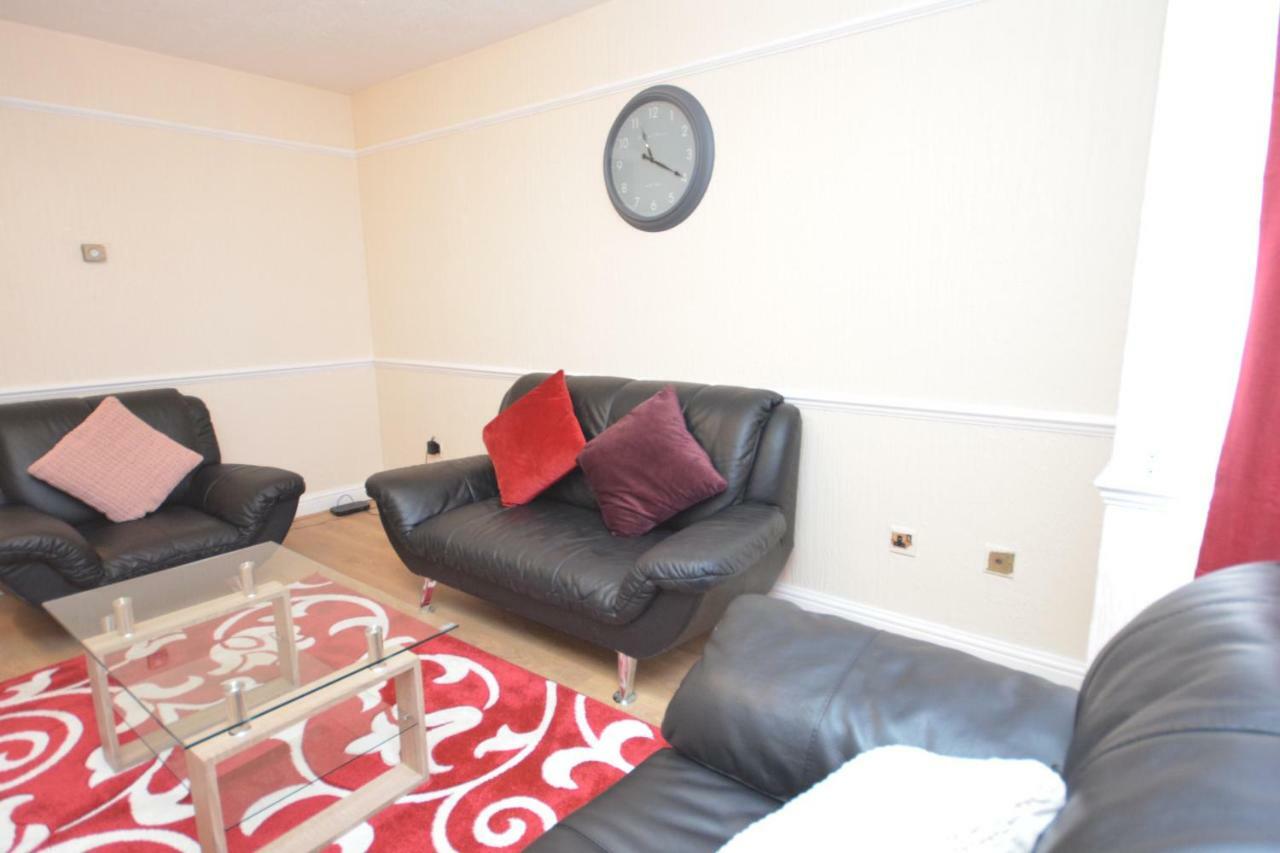 Four Bedroom Townhouse 12 Minutes Walk To Excel Exhibition Centre London Luaran gambar