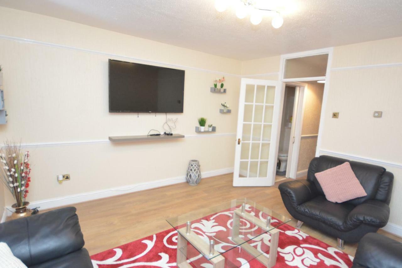 Four Bedroom Townhouse 12 Minutes Walk To Excel Exhibition Centre London Luaran gambar