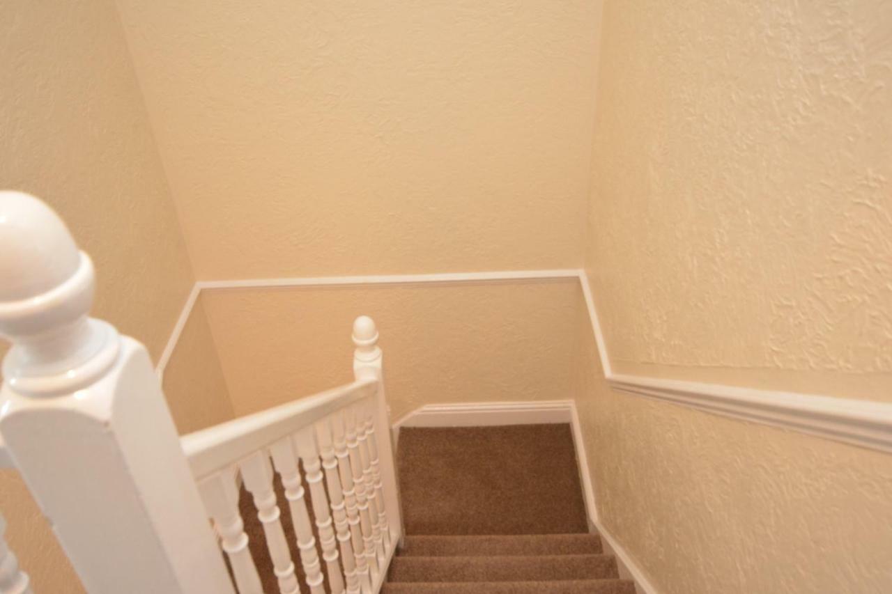 Four Bedroom Townhouse 12 Minutes Walk To Excel Exhibition Centre London Luaran gambar